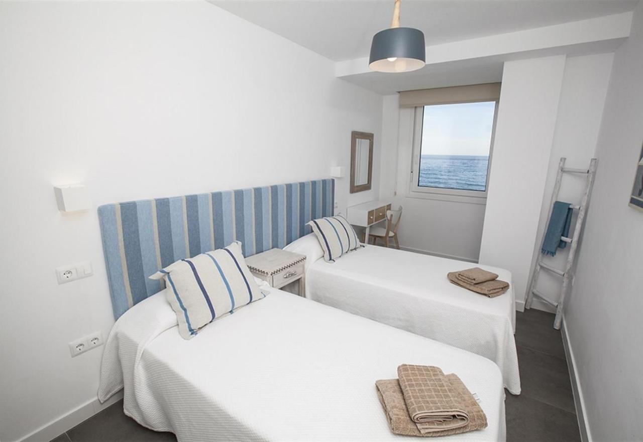Super Front Line Modern New Apartm Nerja Luaran gambar